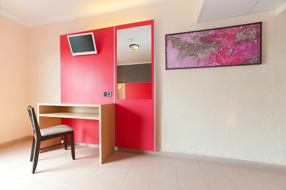 The Red Hotel By Ibiza Feeling - Adults Only San Antonio  Buitenkant foto