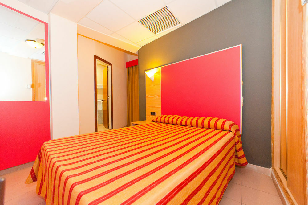 The Red Hotel By Ibiza Feeling - Adults Only San Antonio  Buitenkant foto