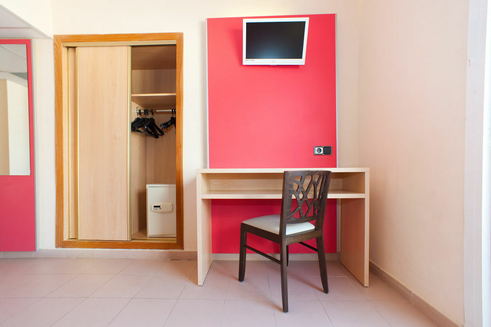 The Red Hotel By Ibiza Feeling - Adults Only San Antonio  Buitenkant foto