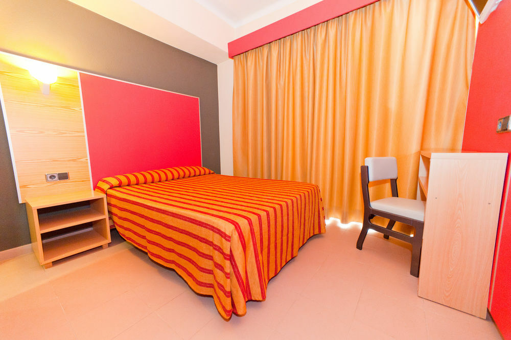 The Red Hotel By Ibiza Feeling - Adults Only San Antonio  Buitenkant foto